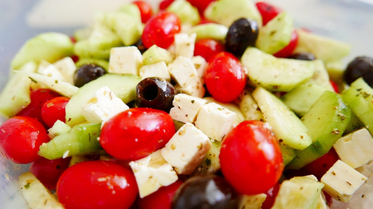 Najpopularniejsze potrawy kuchni śródziemnomorskiej – poznaj przepisy!