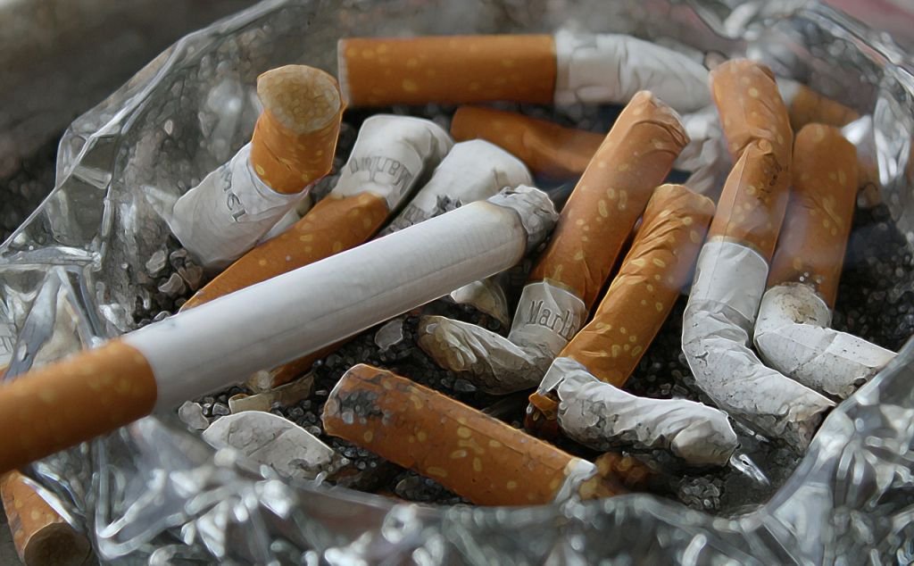 Przymusowe… palenie papierosów?
