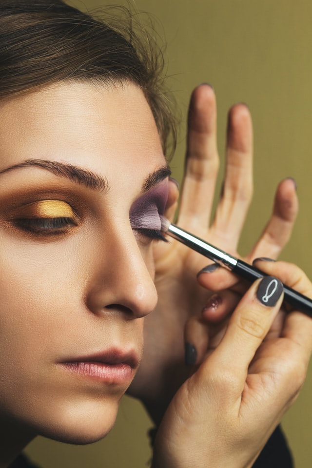 Reakcje alergiczne na makijaż permanentny – jak często się zdarzają?