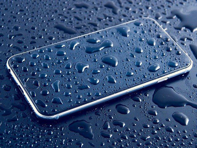 Wodoodporność iPhone – hit czy mit?