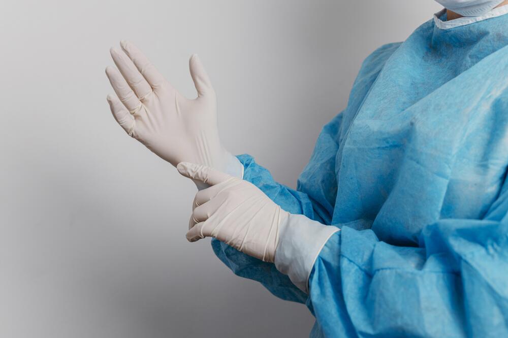 Rękawice nitrylowe – niezbędna ochrona w medycynie i nie tylko